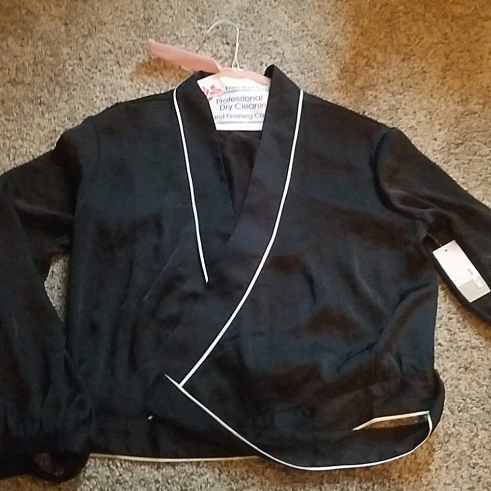 BP size M wrap around blouse